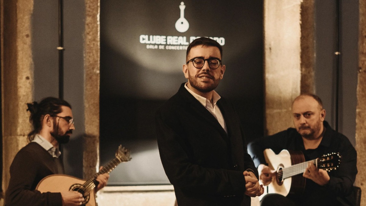 TCzJ Fado Live in Porto Downtown
